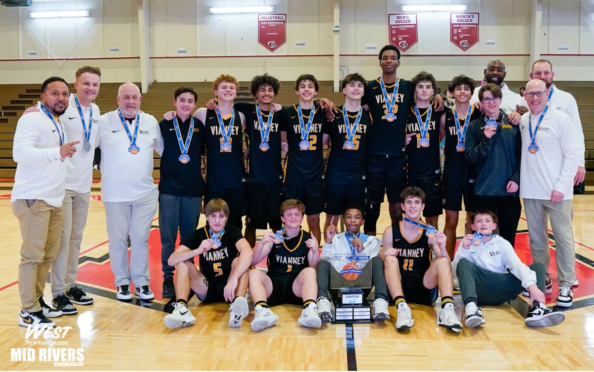 Vianney Basketball tweet media