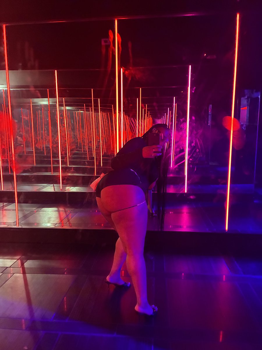 HomieBri's tweet photo. So damn Thick 🍑they call her Big Homie 😍🖤
#encore 
#HTXspringbbreak https://t.co/0sSnRc4k6C