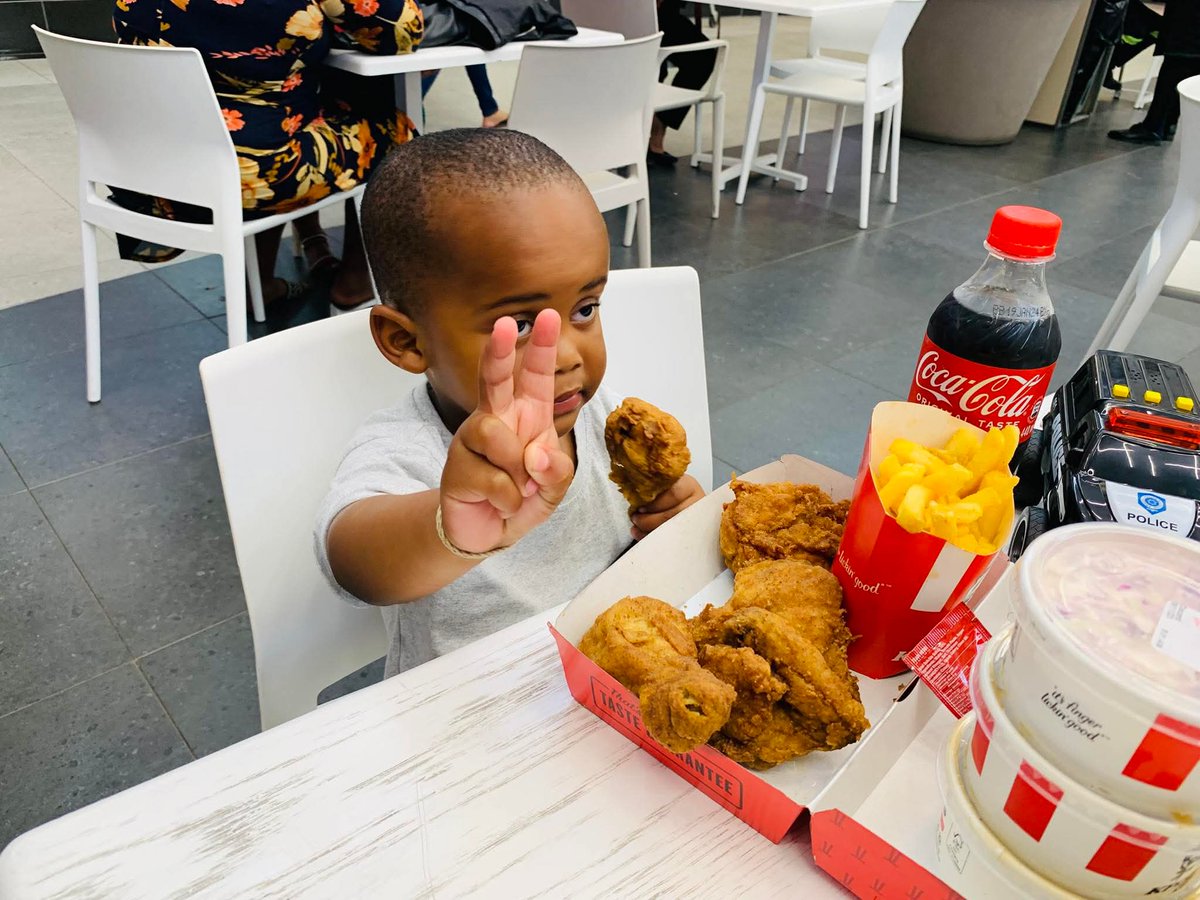 ®️ E L E tweet media