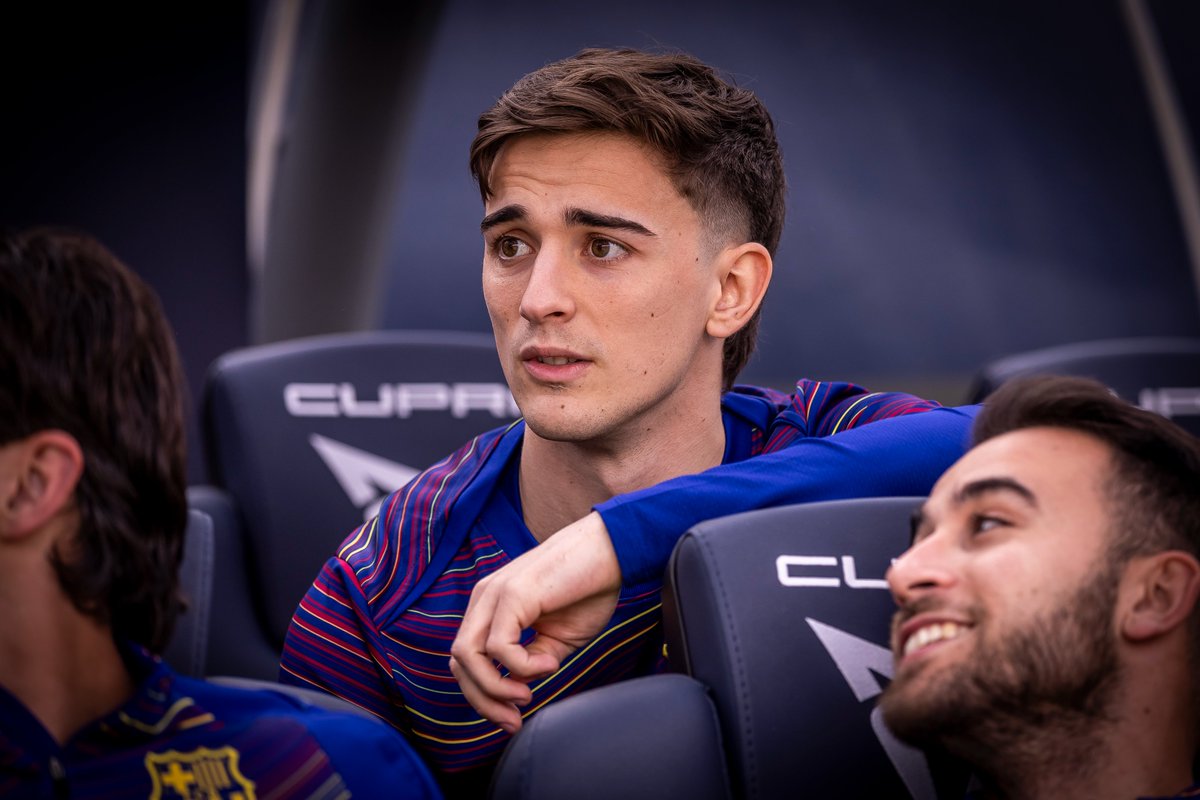 🔄 Cambio en el Barça | 82’

↑🟢 Gavi
↓🔴 Raphinha 

👏 El Spotify Camp Nou en pie para recibir a Gavi 

#BarçaSevilla
