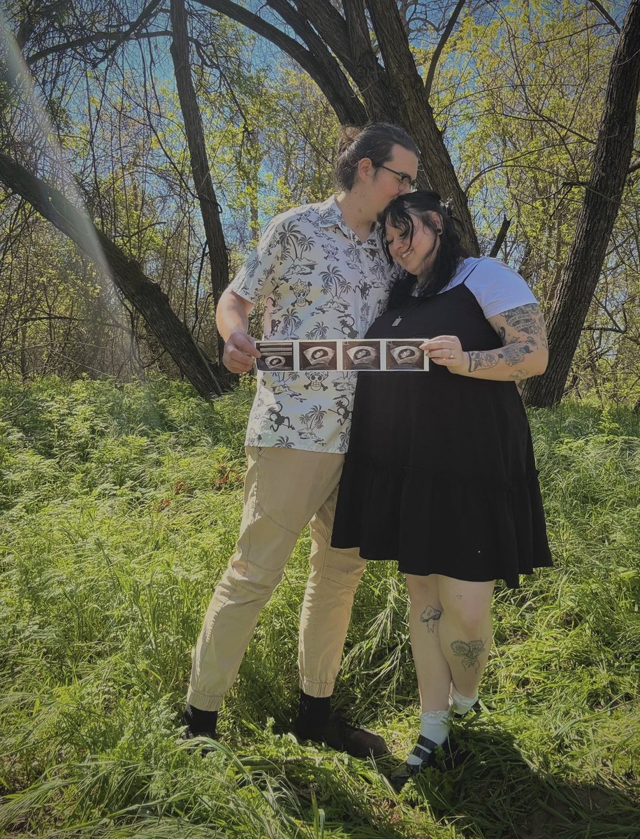 ErikaScreams's tweet photo. Baby Bean coming October 12th 🖤🖤 https://t.co/Fap8Ryy81g