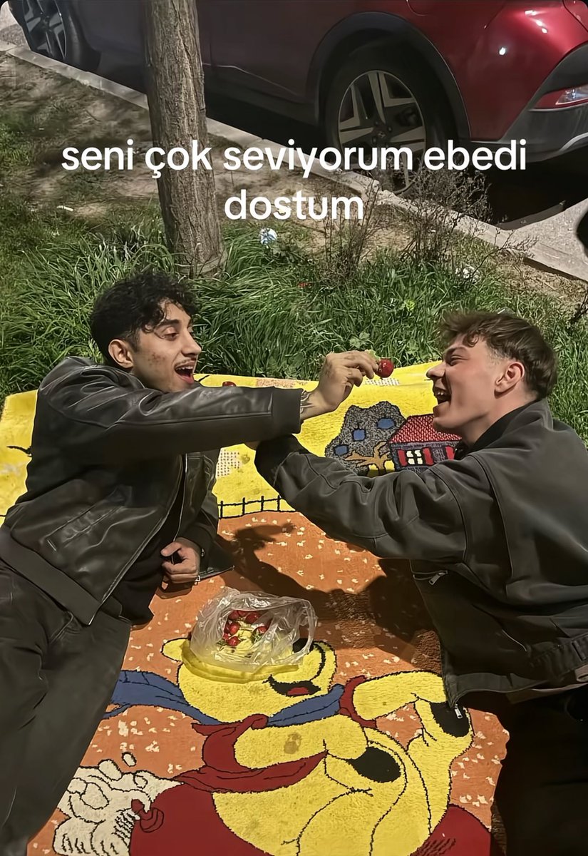 elitmedyaa's tweet photo. Bir genç, “seni çok seviyorum ebedi dostum” notuyla bir fotoğraf paylaştı. https://t.co/Ijx8AMeo4i