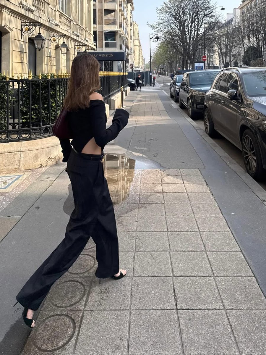 afrasource's tweet photo. 260315 | #AfraSaraçoğlu via Instagram.

“late dumpie... classic afi move 🌼” [3/5] https://t.co/endX922xiv