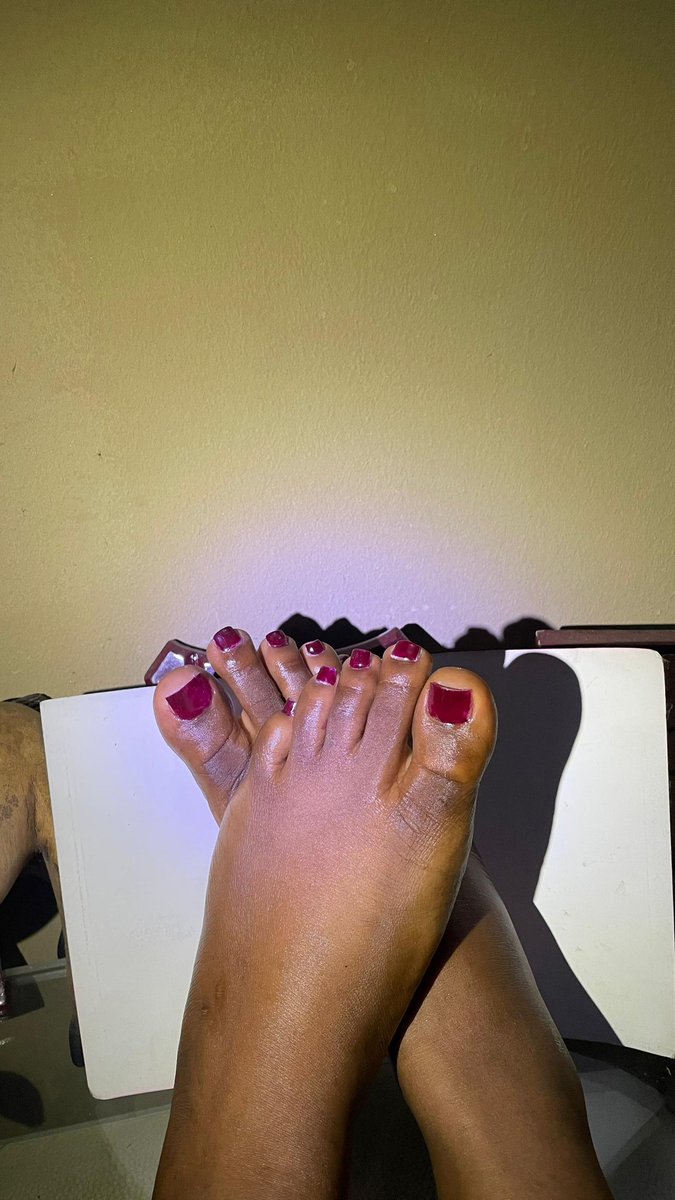 Simplyvicky11's tweet photo. For our mummies and young chicks that don't wanna do too much
A square Bungurdy gel nails🥰🥰🥰🥵...... Done at an affordable price
Place an appointment today
#nails
#toenails
#gelnails
#nailtech
#lashtech
#lagosmainland
#folagoro 
#shomolu
#bariga
#nailshop https://t.co/NHLePUBygo