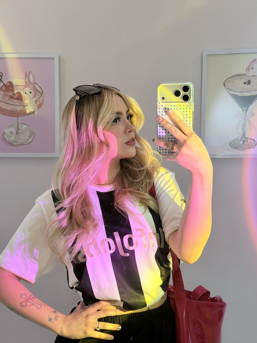 ARI 🍓✨ tweet media