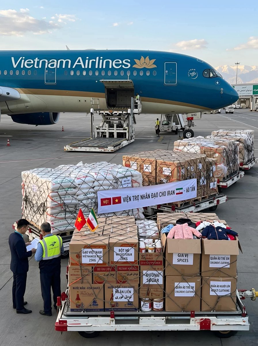 🇻🇳🇮🇷A 60-ton shipment of aid from Vietnam, including medicine and food, has arrived safely in Iran.