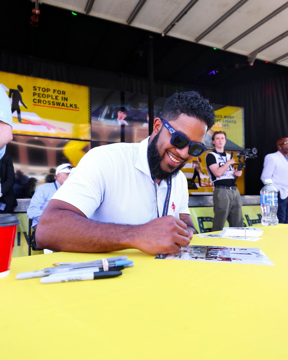 Globe Life Field tweet media