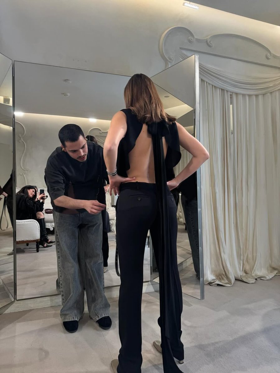afrasource's tweet photo. 260315 | #AfraSaraçoğlu via Instagram.

“late dumpie... classic afi move 🌼” [4/5] https://t.co/89E5fwJXAL