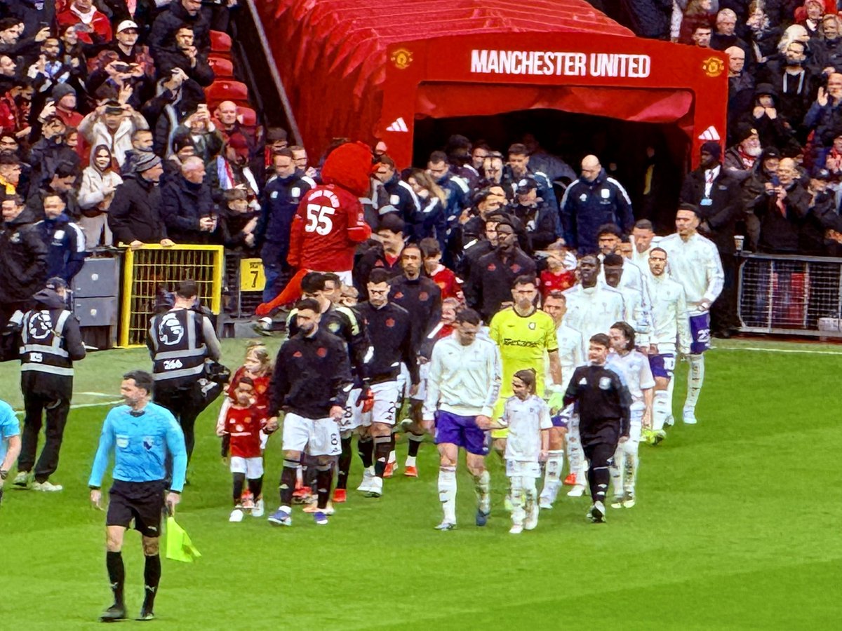 simon renwick tweet media