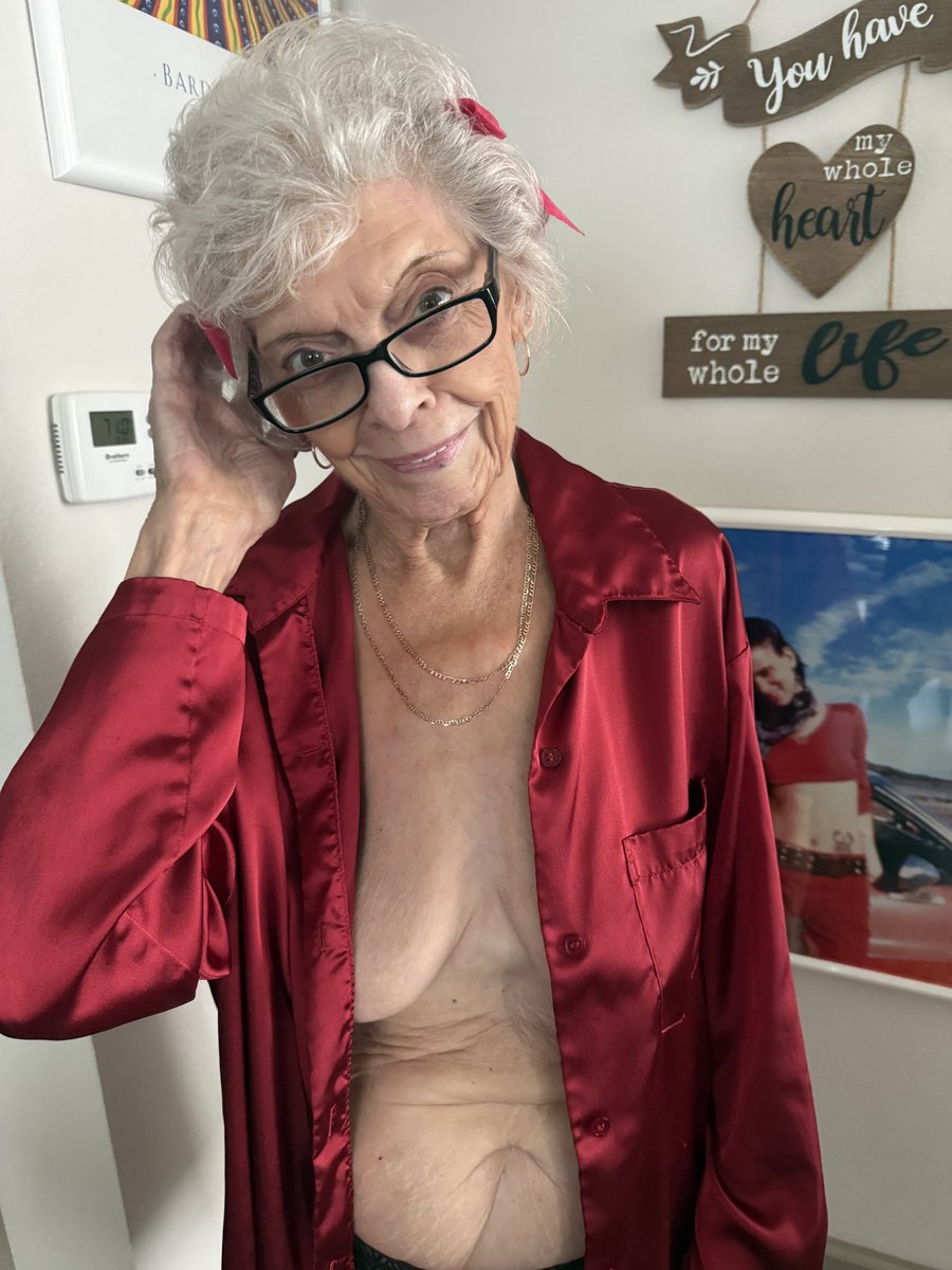 Worlds oldest onlyfans model. tweet media