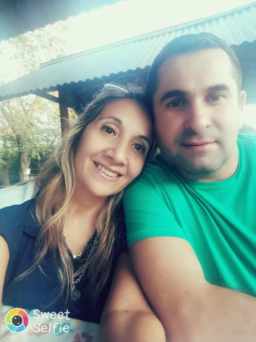 Me acordé de vos, como si no hubieras dejado éste mundo. Como si en algún lugar, todavía fueras posible. Hay días en los que dueles menos y otros, en lo que basta una canción, una hora del día para que vuelvas. Eso es lo raro del duelo, no olvidar y seguir amando 🥺❤️‍🩹
#Hernan