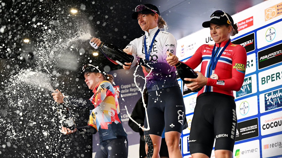 Arcalis1997's tweet photo. 🍾 The 2026 podium:
🥇 Karlijn Swinkels
🥈 Anna van der Breggen
🥉 Mie Bjørndal Ottestad
(📷 Getty Images)
#TrofeoAlfredoBinda #TrBinda https://t.co/HpSvWsTgRZ