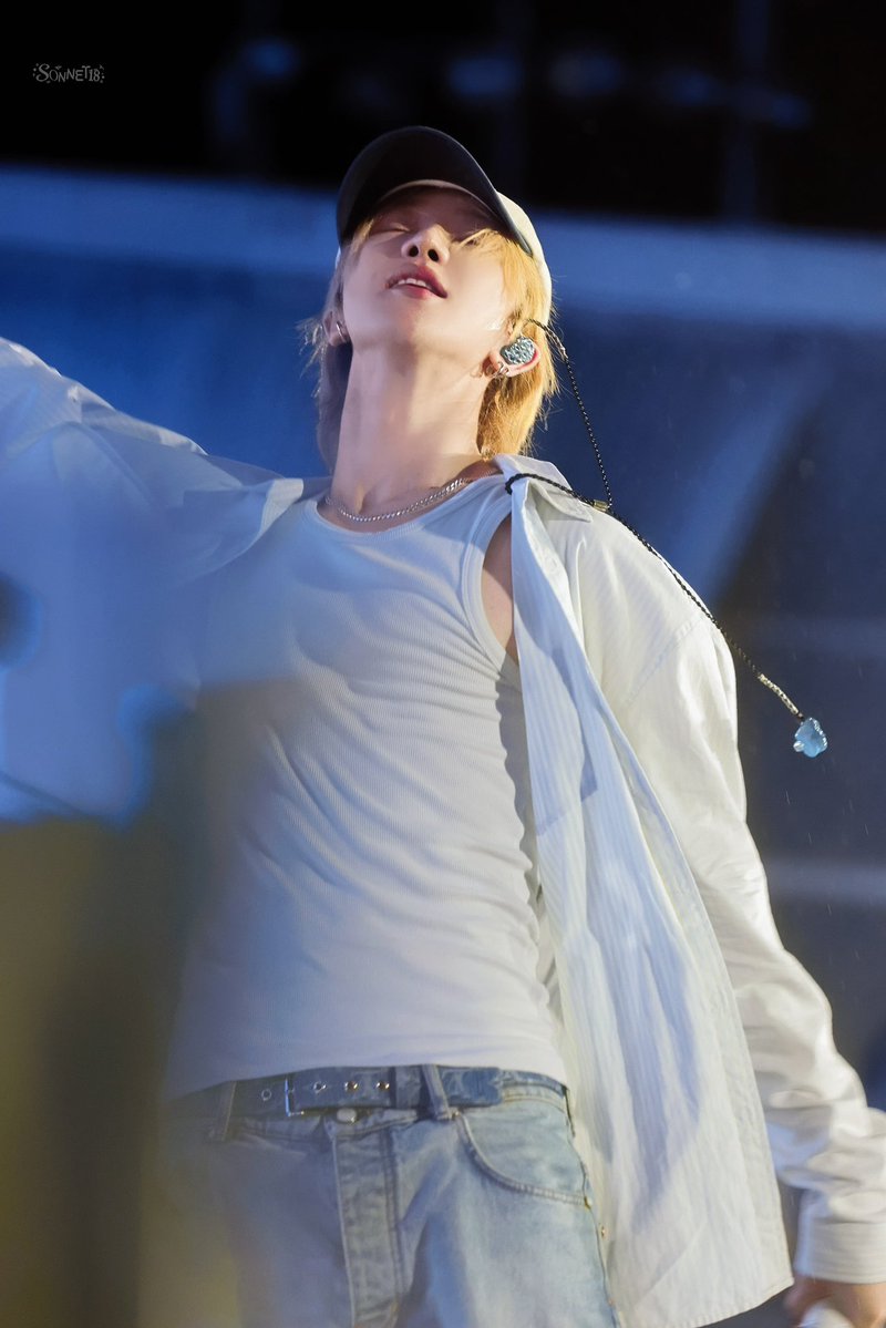 sonnet18_ tweet media