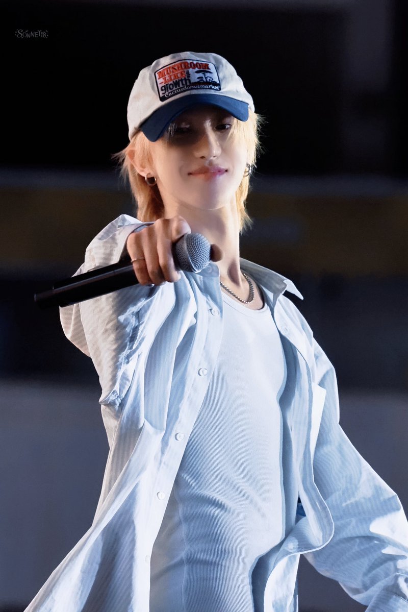 sonnet18_ tweet media