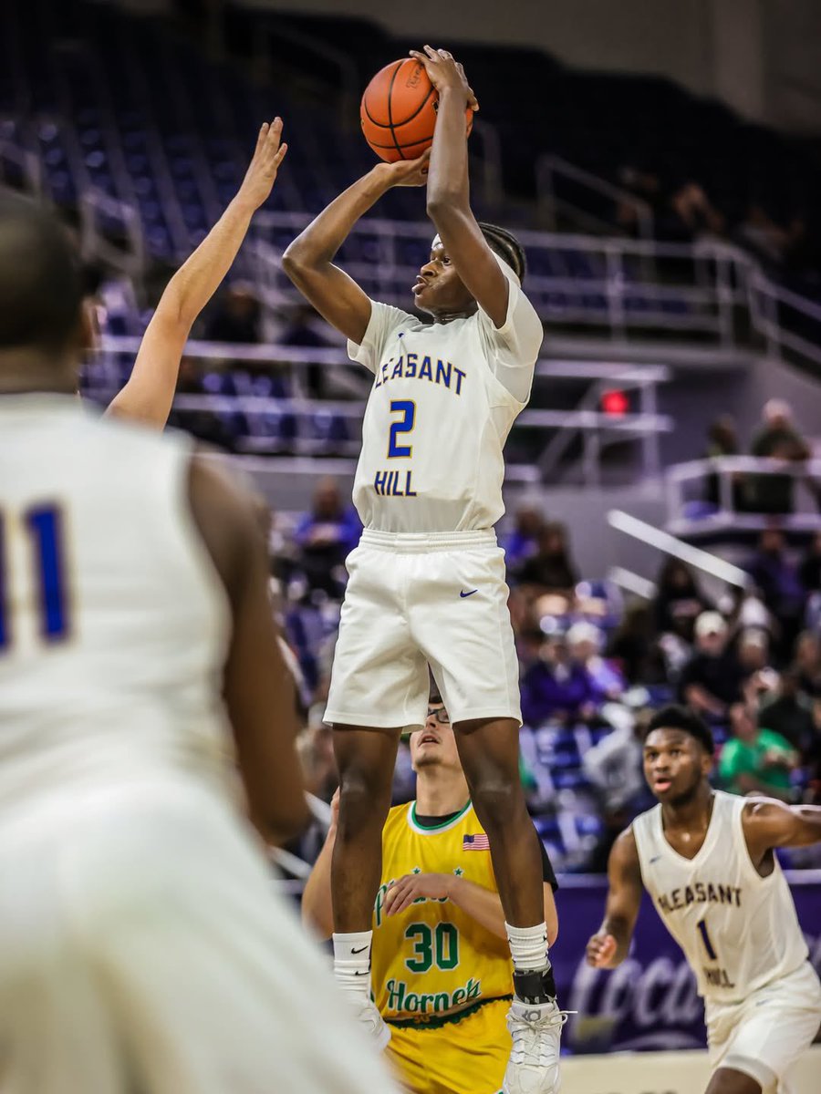 ziiitooshifty's tweet image. Great junior season 20ppg 7assist 7 rebounds came up short in the finals by 1 in ot finished the game with 27 points see you next year🖤 #backinthelab #illbeback #basketball @LL7NV @TopPreps @Buckethead2x1