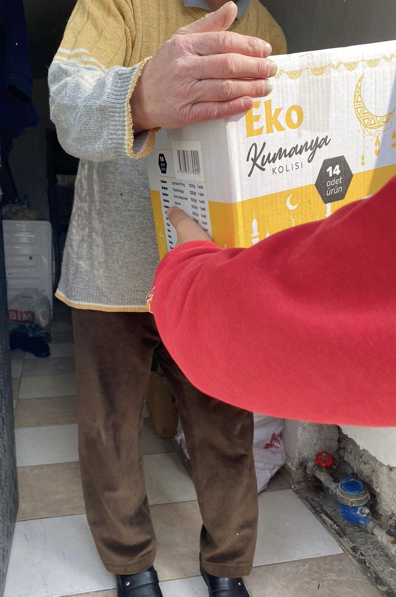 Mübarek Ramazan ayında geleneksel hale getirdiğimiz yardım kolilerimizi ihtiyaç
sahiplerine ulaştırdık.
Ülkemizin ve tüm İslam Aleminin mübarek Ramazan ayını tekrar kutlar, hayırlara vesile olmasını dileriz.

#ultrAslanUNI
#ultrAslanUNIBursaTeknik
#uAUNIRamazanBereketi