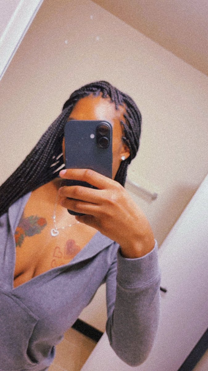 mylove2003_'s tweet photo. I love myself cause nobody gonna love u the way u love yourself always remember that , ladies never let nobody say u ain’t beautiful u ain’t enough just ain’t enough for them yall more than enough fr love yourself every day💯 https://t.co/4zpSi8JR2e
