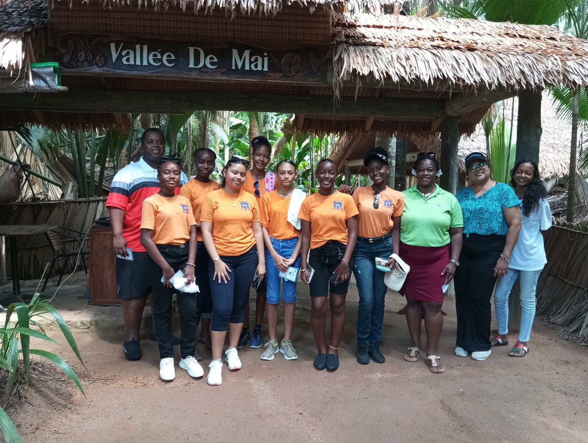 SeyBluefloat tweet media