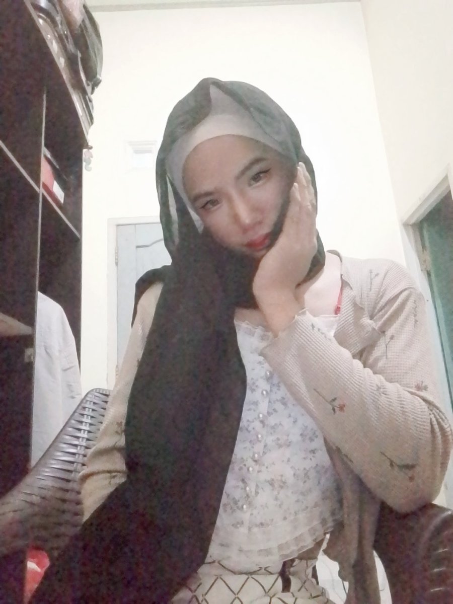 SayaCin90's tweet photo. simpan disini aja🤭

#waria #wariahijab #cder #cderhijab #cderhijaber #bangka #jilbabjahat https://t.co/7IJMTWvFKc