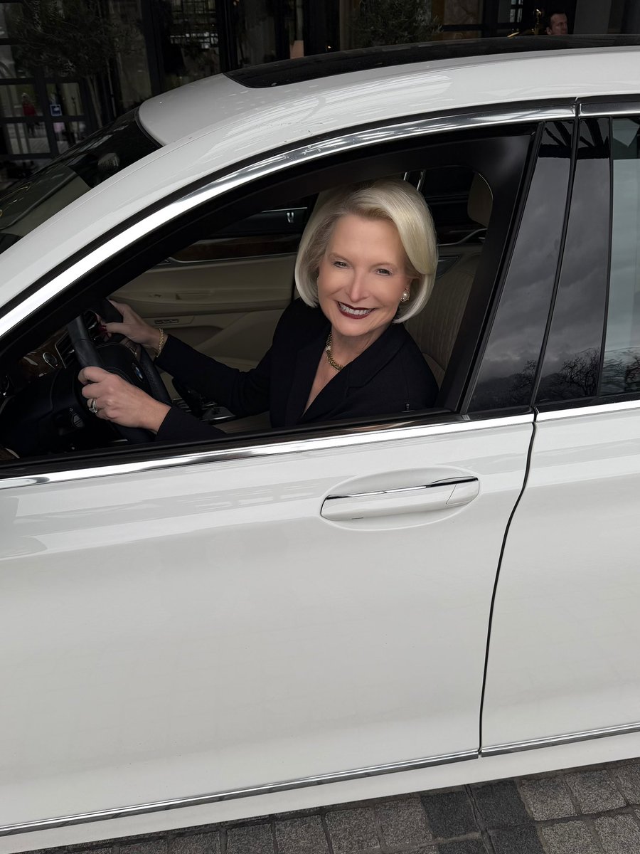 Callista Gingrich tweet media