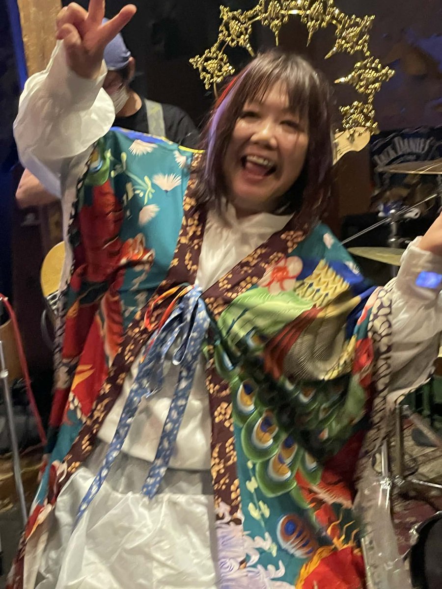 suzuutamami's tweet photo. 皆さん一緒に
遊んでくれて
楽しんでくれて
笑ってくれて
ありがとうございました
ﾟ+.ﾟ(´▽`人)ﾟ+.ﾟ

みんなの笑顔がずっと続いていきますように…

やっぱり音楽は
最高だにゃ～
.+:｡ ヾ(◎´∀｀◎)ﾉ ｡:+. https://t.co/AqATMwVY1t