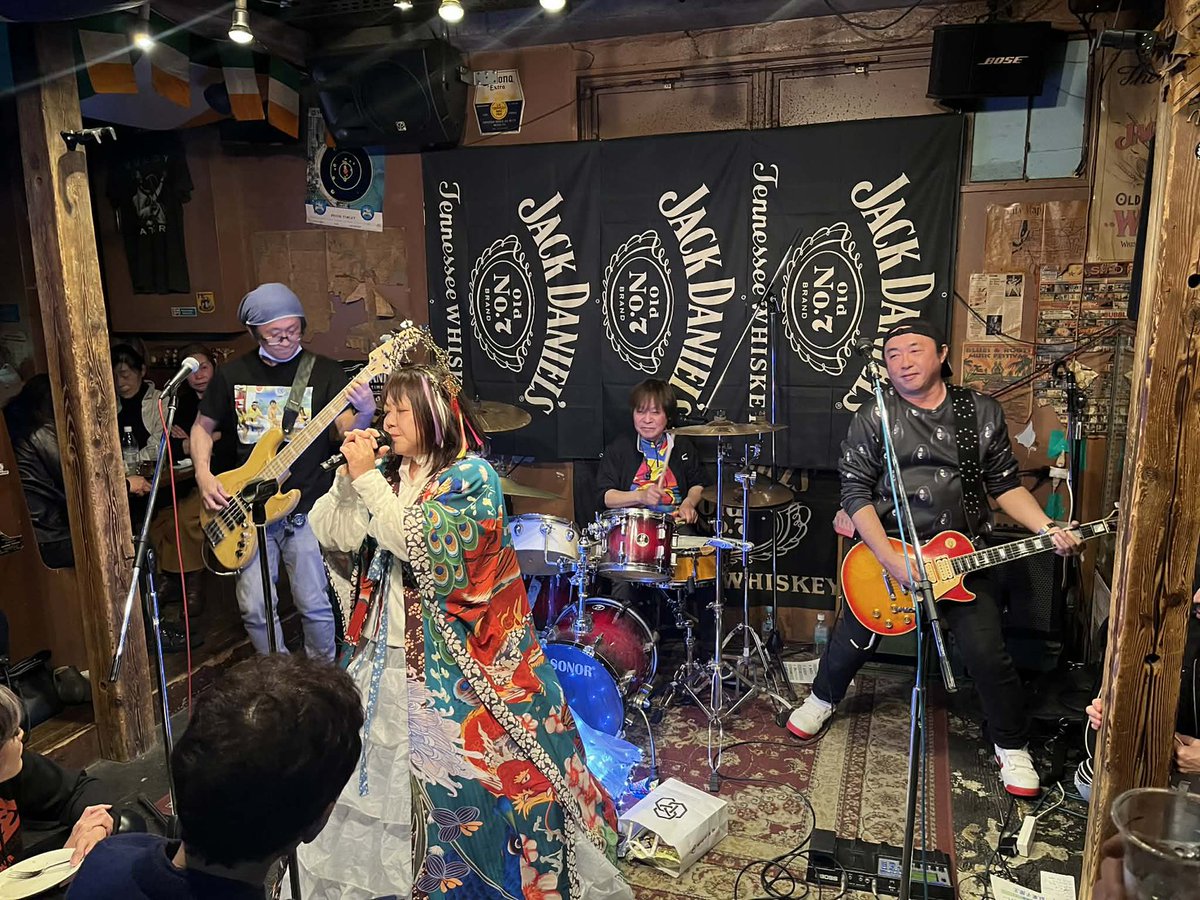 suzuutamami's tweet photo. 皆さん一緒に
遊んでくれて
楽しんでくれて
笑ってくれて
ありがとうございました
ﾟ+.ﾟ(´▽`人)ﾟ+.ﾟ

みんなの笑顔がずっと続いていきますように…

やっぱり音楽は
最高だにゃ～
.+:｡ ヾ(◎´∀｀◎)ﾉ ｡:+. https://t.co/AqATMwVY1t