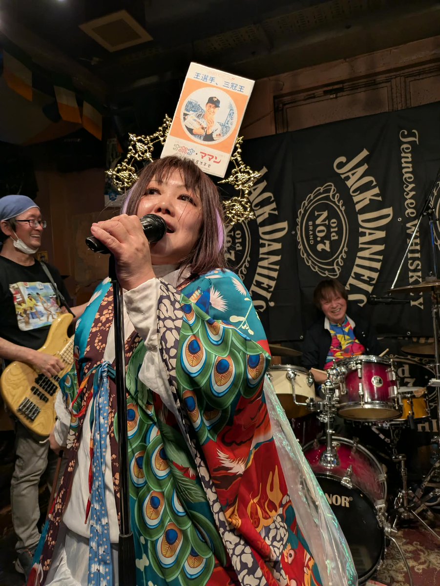suzuutamami's tweet photo. 皆さん一緒に
遊んでくれて
楽しんでくれて
笑ってくれて
ありがとうございました
ﾟ+.ﾟ(´▽`人)ﾟ+.ﾟ

みんなの笑顔がずっと続いていきますように…

やっぱり音楽は
最高だにゃ～
.+:｡ ヾ(◎´∀｀◎)ﾉ ｡:+. https://t.co/AqATMwVY1t