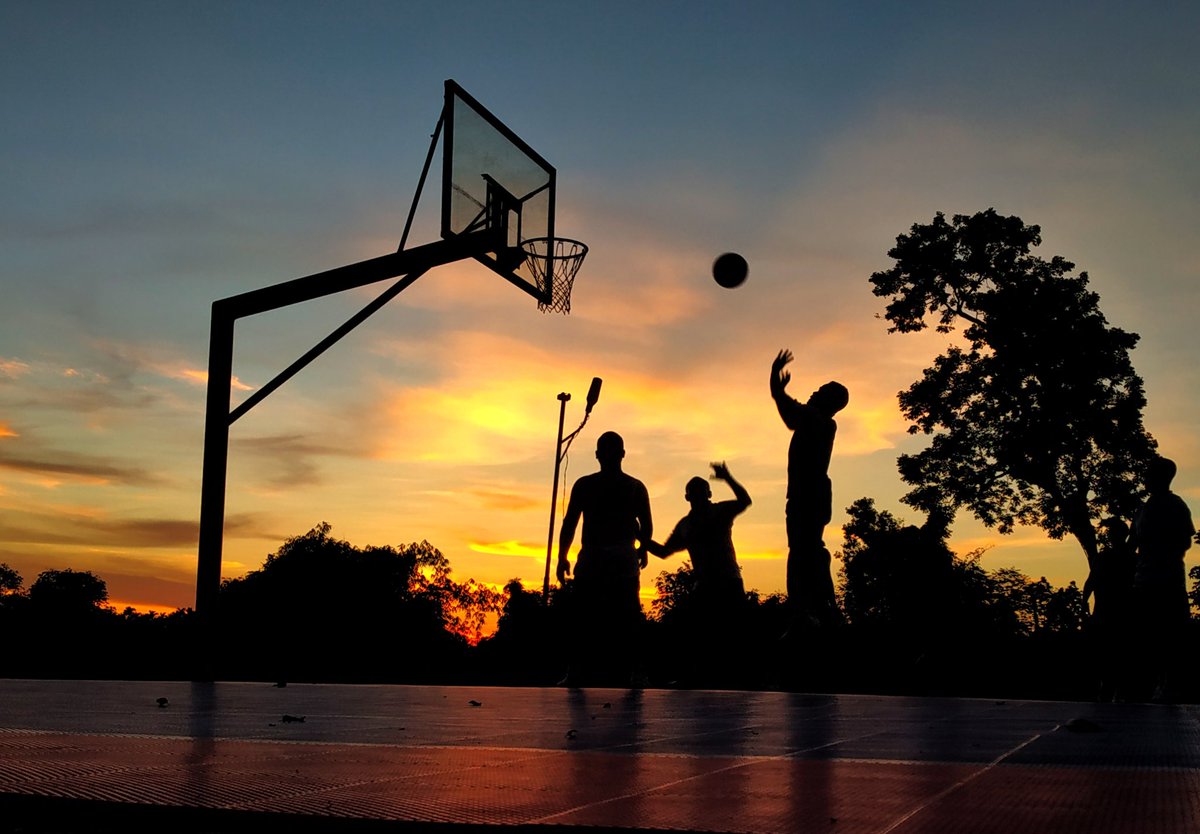 bindasfauji's tweet image. Share a pic of  Silhouette at Sunset⚫