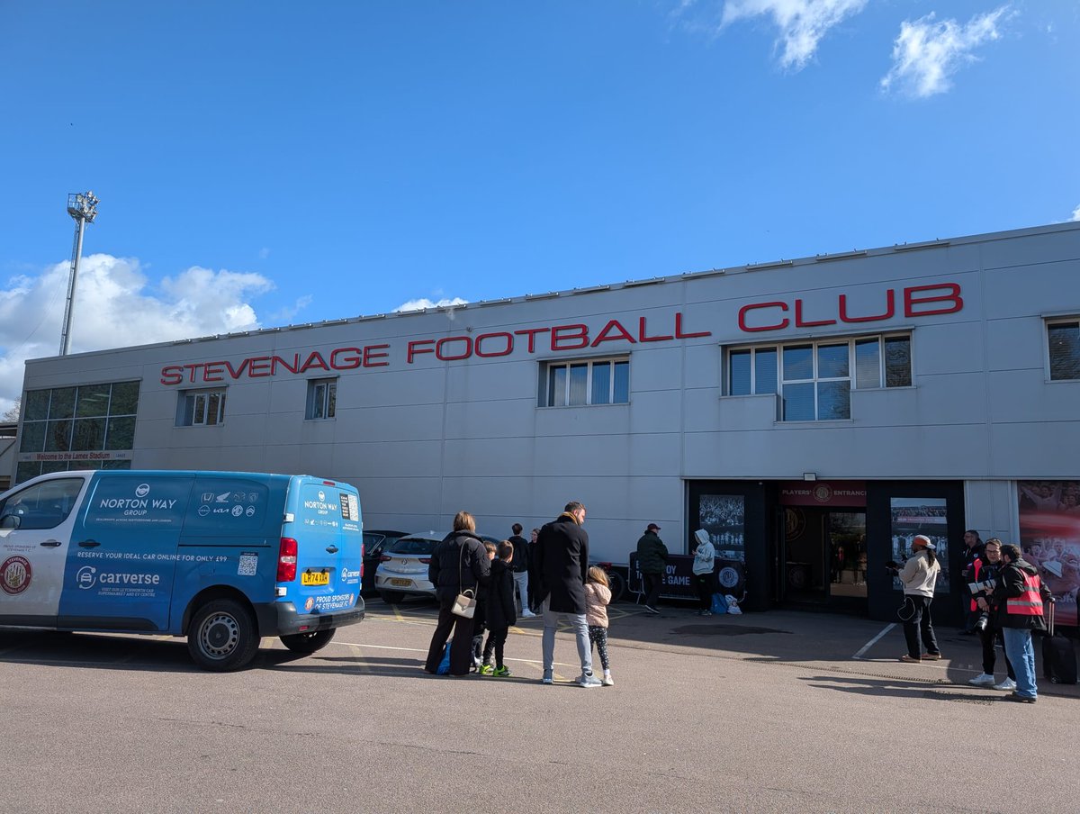 Isa Dabrowska tweet media