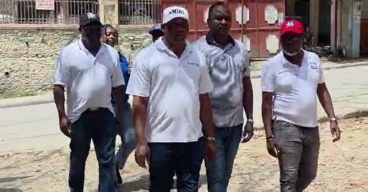 En second lieu, la délégation du #FAES, accompagnée de la #DGPC, a visité la ferme agricole de #Belladère, où est installé un site accueillant des #PDI. Prenant la parole, l’agent exécutif intérimaire de la #Commune, #Marc #Evans #Jean-Baptiste, a dit recevoir la #délégation avec