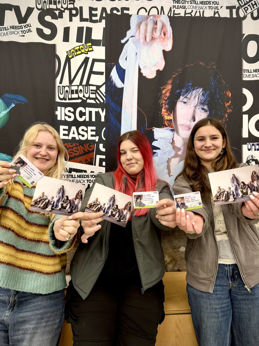 hello82 BERLIN tweet media