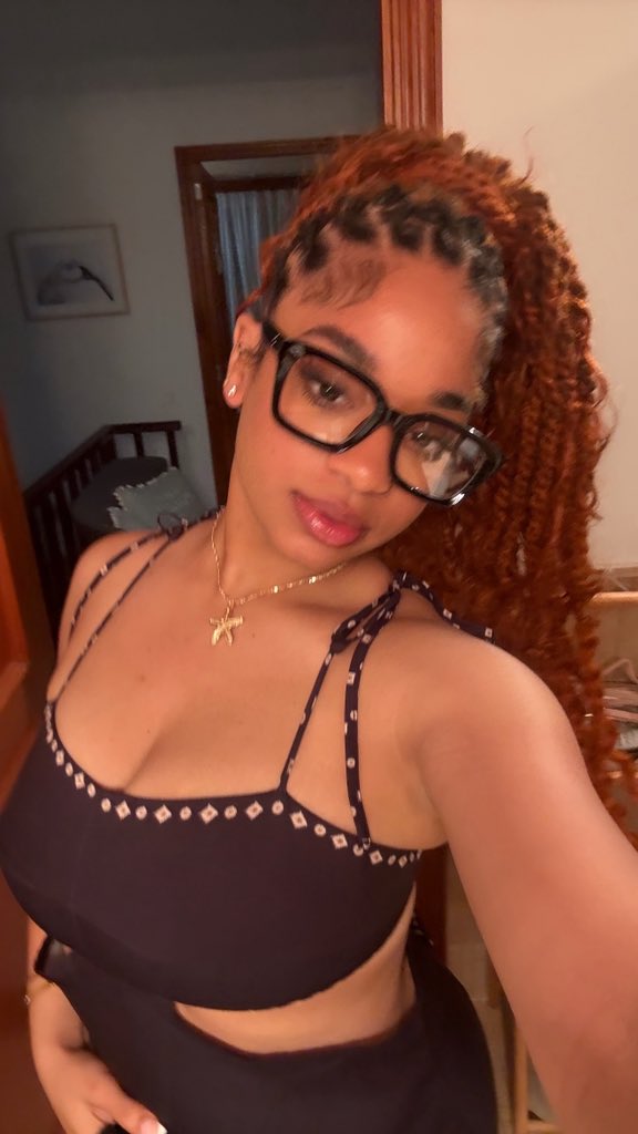 kmarquellee's tweet photo. 🌴 https://t.co/ahbmvHQ5dQ