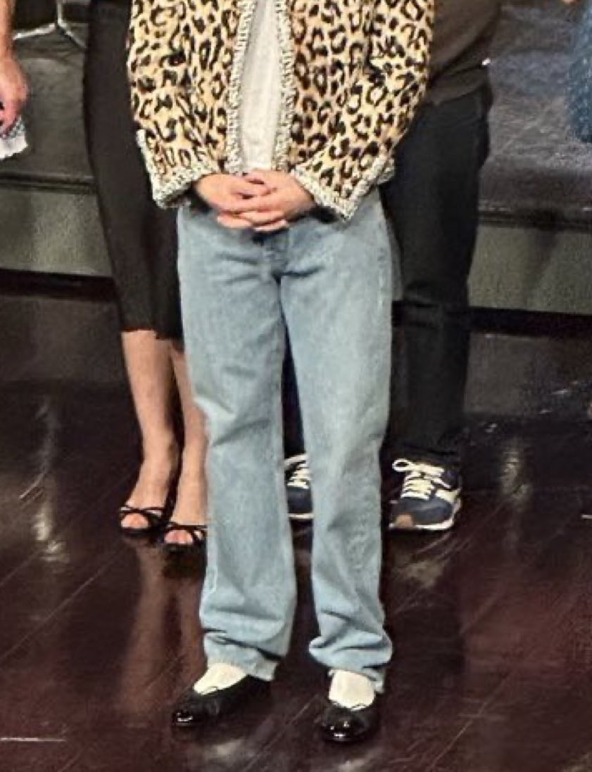 his shoes 😭 my little polly pocket