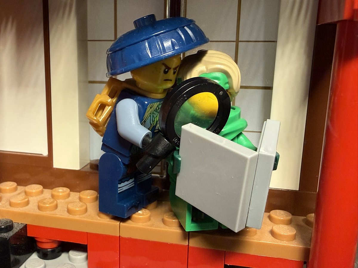 BlueHood4life tweet media