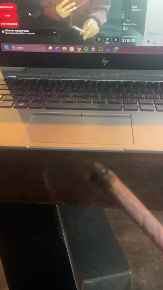 G00NAURA's tweet photo. Smoking while visiting my throne 😌 ✨️ https://t.co/Lno16Dl5PV