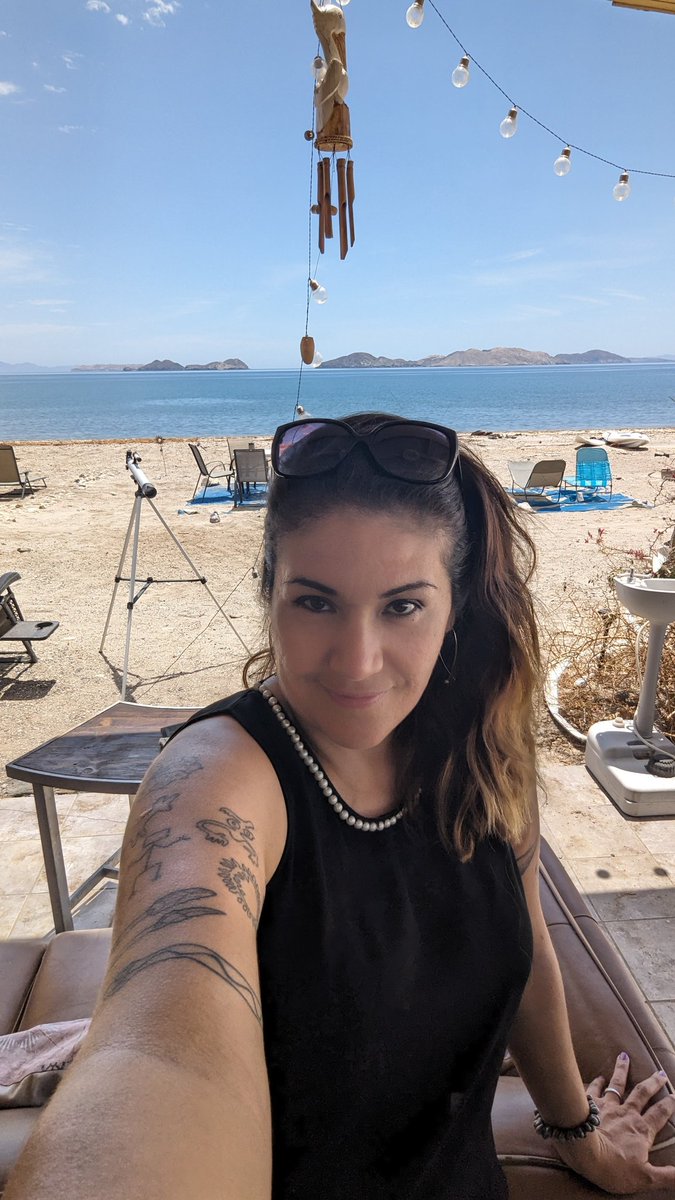 En algún del planeta siendo feliz
❤️🐬🐙🏝️🐳
#tbt2023 #BDLA #BC