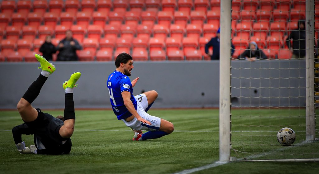 Queen of the South tweet media