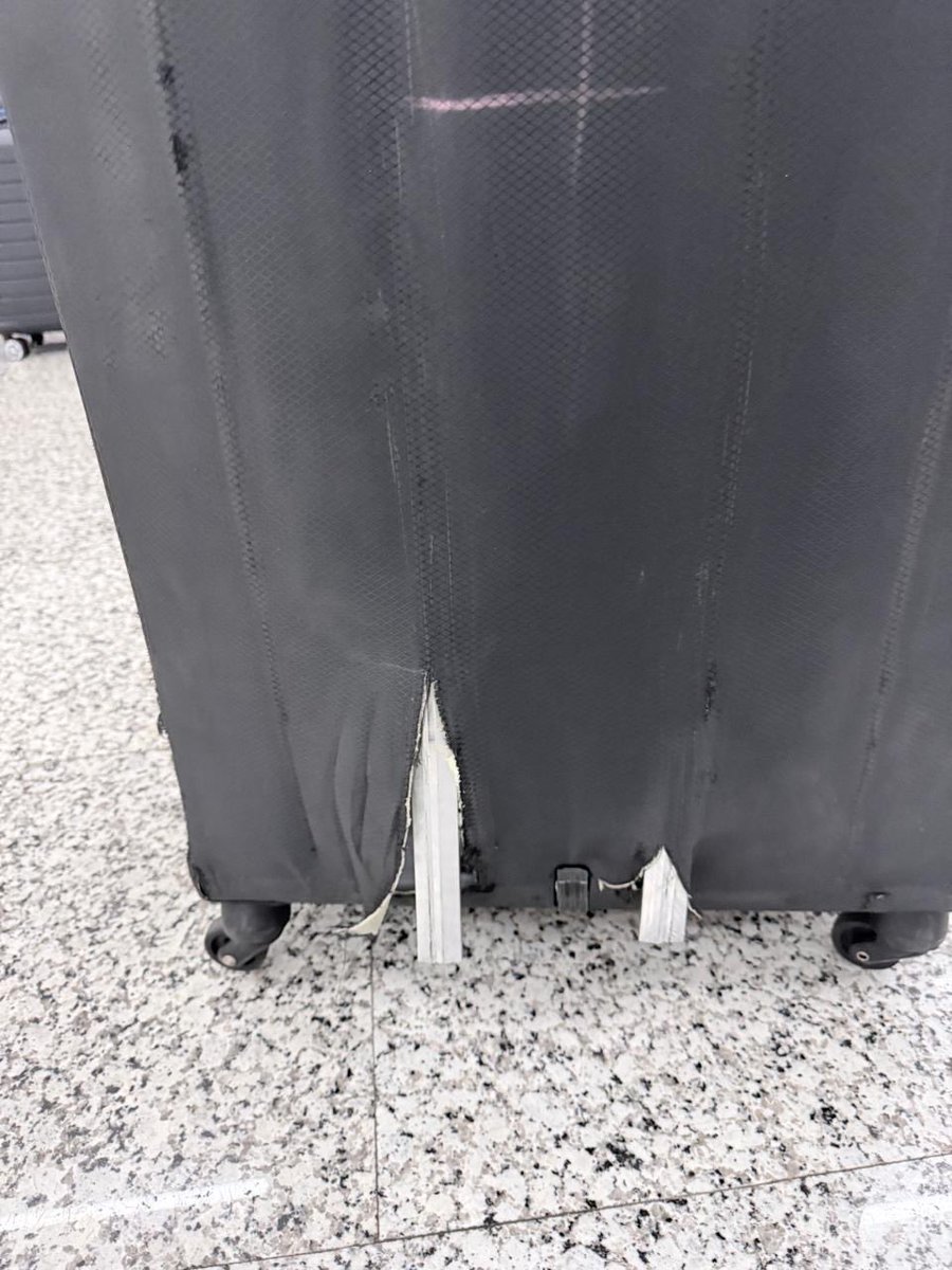 OffoBala's tweet photo. Extremely disappointed with the baggage handling by @IndiGo6E. My baggage was mishandled during my international journey from Mumbai to Guangzhou, China. This has caused serious inconvenience. Request urgent action.

@RamMNK @Ministry_CA @DGCAIndia @MoCA_GoI https://t.co/eY6TcARV4p