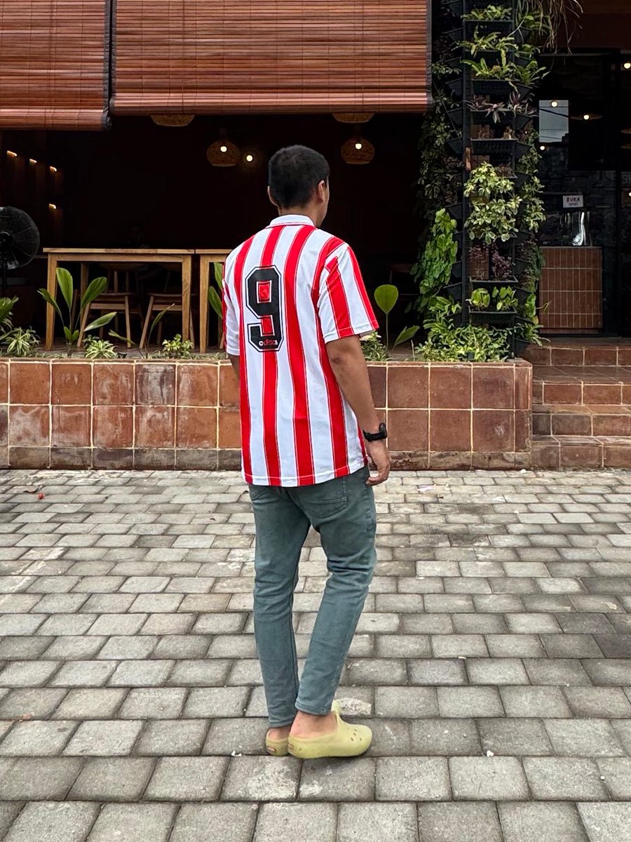 FrizaLuthfi's tweet photo. @fbrreds Ada yg minat?
Ronaldo 9 - PSV https://t.co/Pi2HwCmvP7