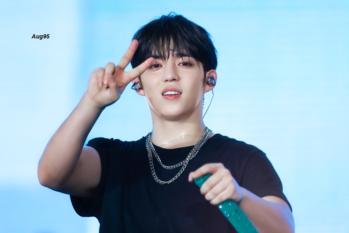 260315 SEVENTEEN WORLD TOUR [NEW_] IN BANGKOK

🫶🏻🫳🏻✌🏻

#세븐틴 #SEVENTEEN #최승철 #승철 #에스쿱스

<a href="/pledis_17/">세븐틴(SEVENTEEN)</a>