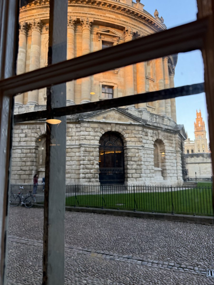 Dr Tom Crawford tweet media