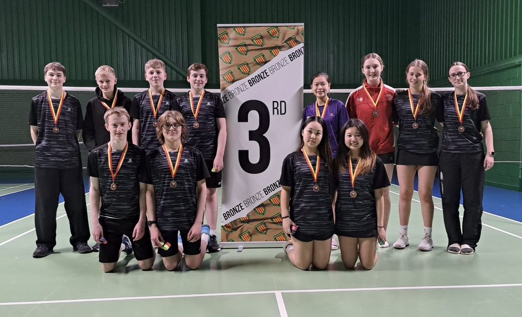 Elmfield Badminton Club tweet media