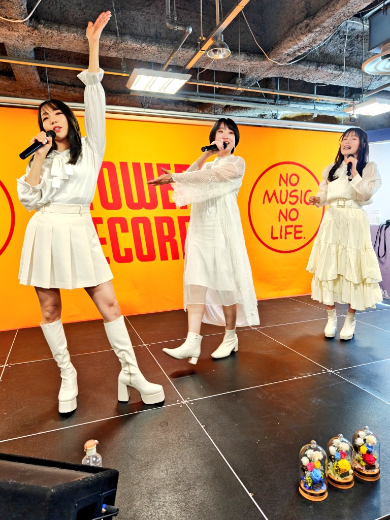 Tri-mariage
ファーストアルバム ぬくもり

広いジャンルを珠玉のハーモニーで魅せてくれる無双の1枚
毎日ヘビロテ必至
ぜひお手元にどうぞ

<a href="/Trimariage/">Tri-mariage</a> 
<a href="/yuuk126/">Yuuki️🩵🐈3/18🌙銀座ライブ</a> 
<a href="/yukaPeridot/">yuka</a> 
<a href="/ayano_takeoka97/">武岡あや乃</a> 
<a href="/Creamery_music/">クリメリ・ミュージック</a> 
#Trimariage #トリマリアージュ #トリマり #Yuuki #yuka #武岡あや乃 #ぬくもり