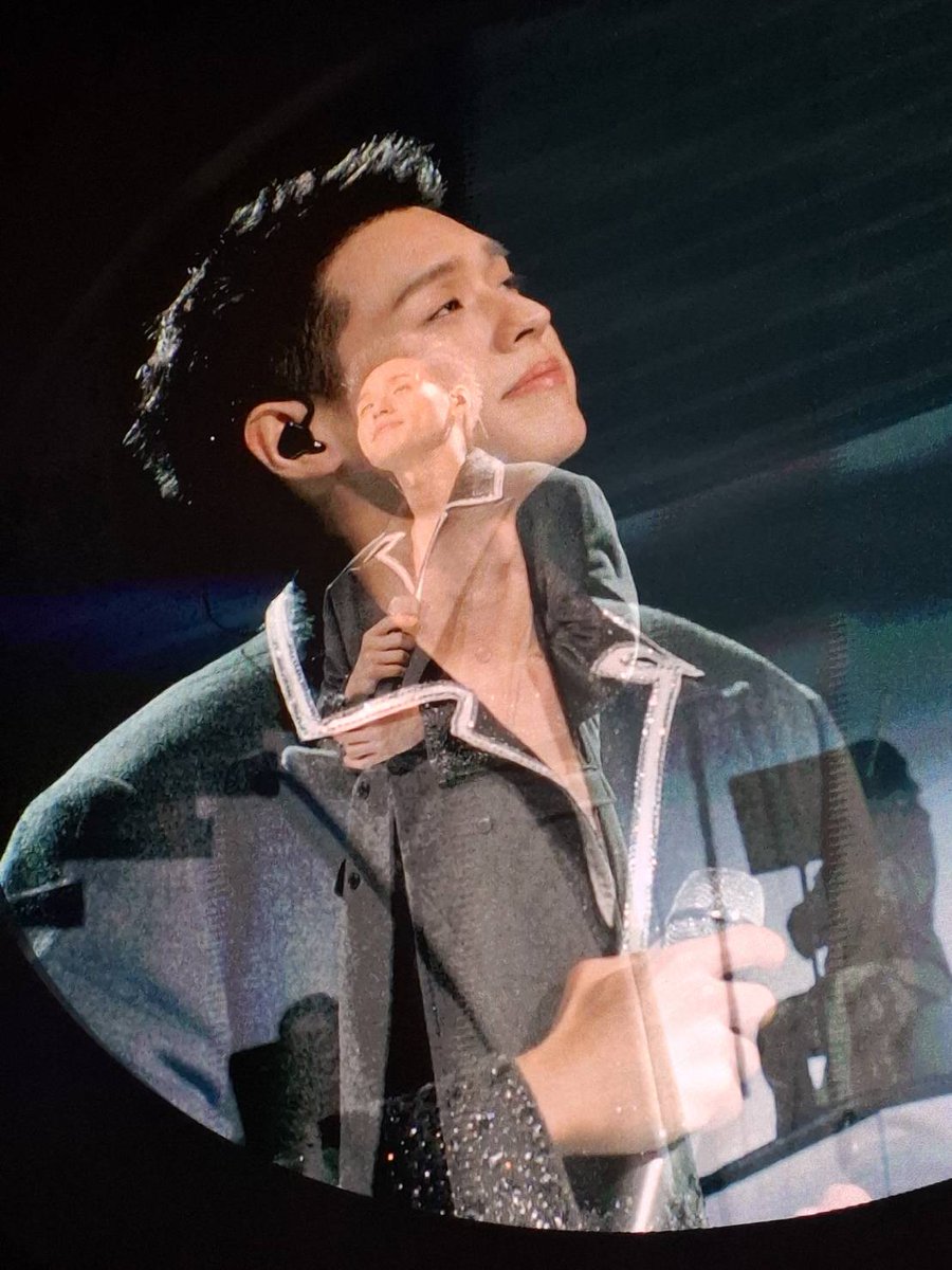 TeddyToom's tweet photo. มาดูด้วยตาเนื้อ ว่าตัดผมแล้วหล่อแบบใด 😆ผลประกอบการคือ หล่อมากกกก  แต่ใด ๆ คือ บิวกิ้นคือศิลปินที่จริงใจต่อตัวเอง ทำในสิ่งที่ตัวเองรักด้วยความมุ่งมั่นตั้งใจ จนคนดูอย่างเรามองเห็นและให้คุณค่าในสิ่งที่เขาทำเสมอ (1)

#BILLKIN_FEELQUENCY_D1
#BILLKIN_FEELQUENCY_D3 
#BILLKIN_FEELQUENCY https://t.co/bF3fHaTzPr