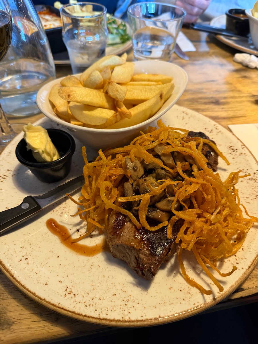 Stejk, ocjena 10/10 skoro ko američki… #galway #irska