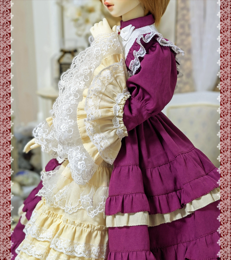 週末でお洋服の本体ができました。
ここからリボンやビーズで装飾していきます。