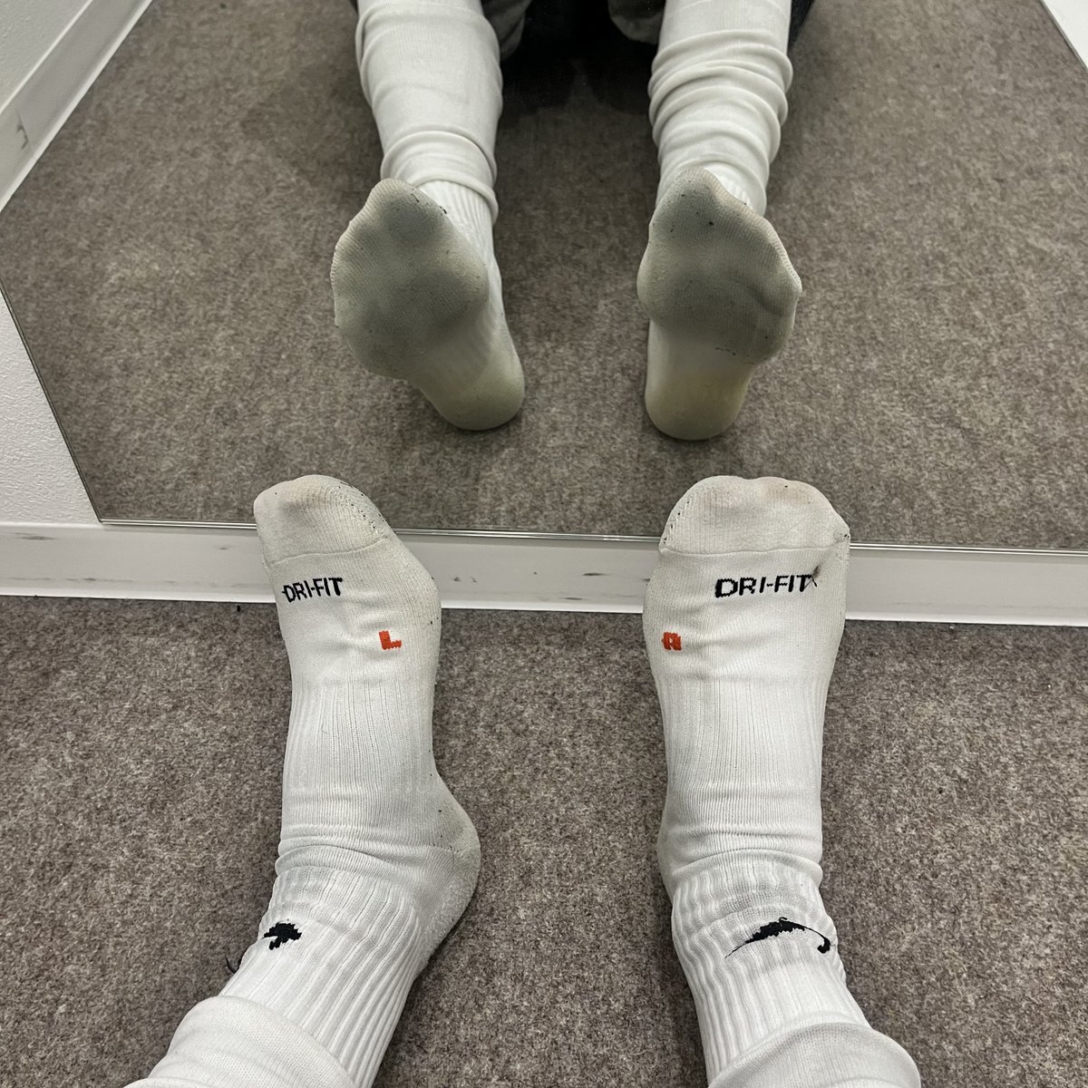 socksfechi's tweet photo. 最近はハイソックスをズリストっぽく履くのにハマってます…！

連履きは…いつも通りです…！ https://t.co/Lcokp9iOXi