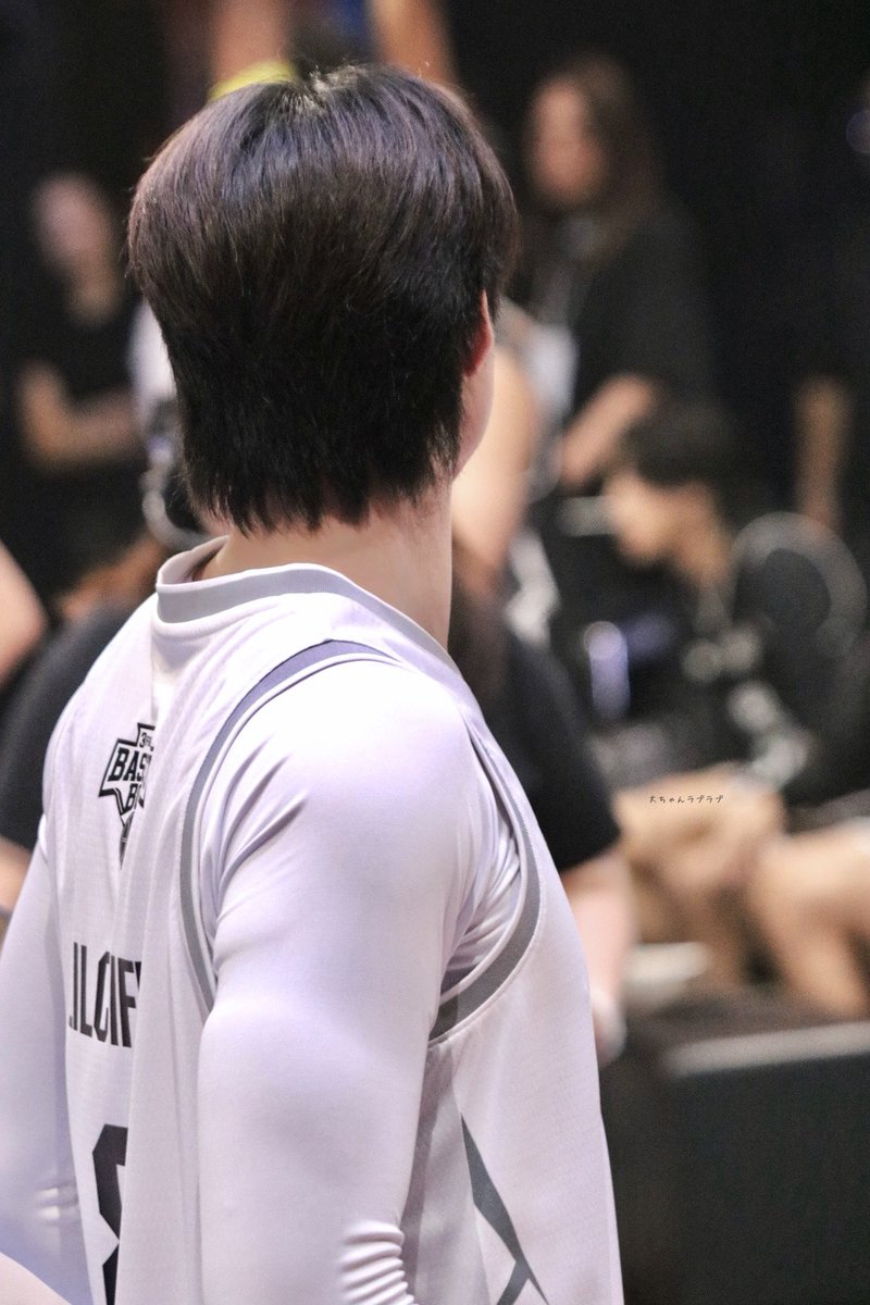 พี่นักบาสกะรองเท้าใหม่ของเค้า

MEEN MATCH7 3Fight3 SS2

#3Fight3BasketBoySS2xMEEN
#Meennicha8