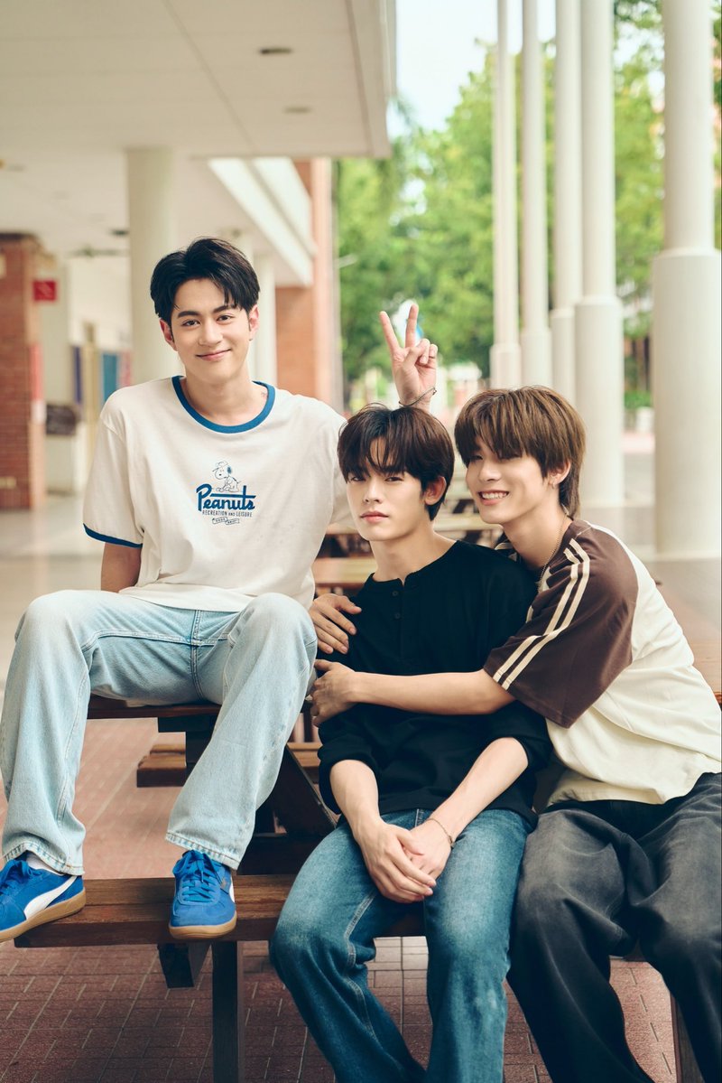 #ด้วงกับเธอEP7 ผ่านมาเกินครึ่งทางแล้วนะครับ เป็นยังไงบ้าง เป็นอีพีที่มีหลายมู้ดมากๆ หลายอย่างเริ่มชัดเจน ต่อจากนี้เรื่องราวจะเริ่มลึกขึ้นทุกคนน่าจะรู้จักฉินมากขึ้น รวมถึงด้วงด้วย ตอนหน้าเป็นอีกตอนที่ไม่ควรพลาด ว่าแต่ตอนนี้ทุกคนชอบอะไรบ้าง มาคอมเมนต์บอกป๋อได้นะค้าบบ