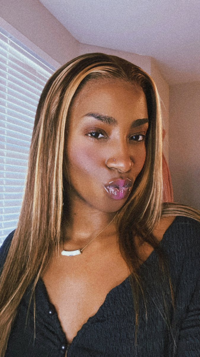 Payfancy's tweet photo. Sniff sniff peasant .
Your aspiration is to stand before me not just as a tool, but as a dedicated SLAVE whose sole purpose is to please me , and lighten my load and amplify my capabilities. so you can focus on the bigger picture. ME 💋

#findom 
#feetfetısh 
#ebonydomme
#femdom https://t.co/ubCpFwZHEZ